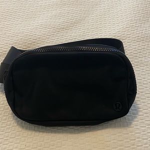 Lululemon Jacquard Black
Everywhere Belt Bag